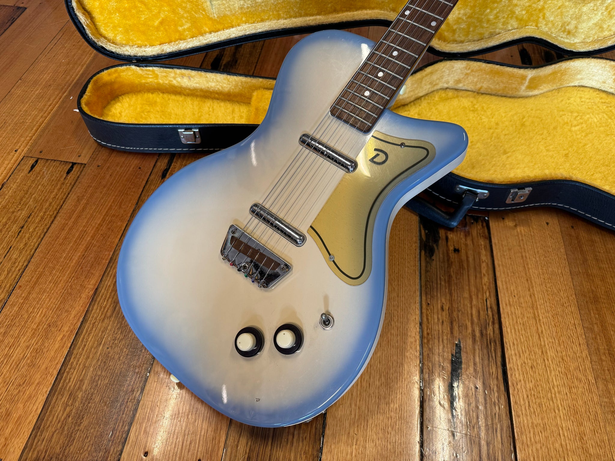Danelectro '56 U2 reissue – Classic Guitars and Amps