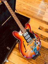 Load image into Gallery viewer, Maton Sapphire Deluxe 303/6
