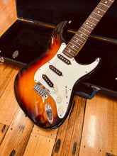 Load image into Gallery viewer, Fender Stratocaster USA standard 1989
