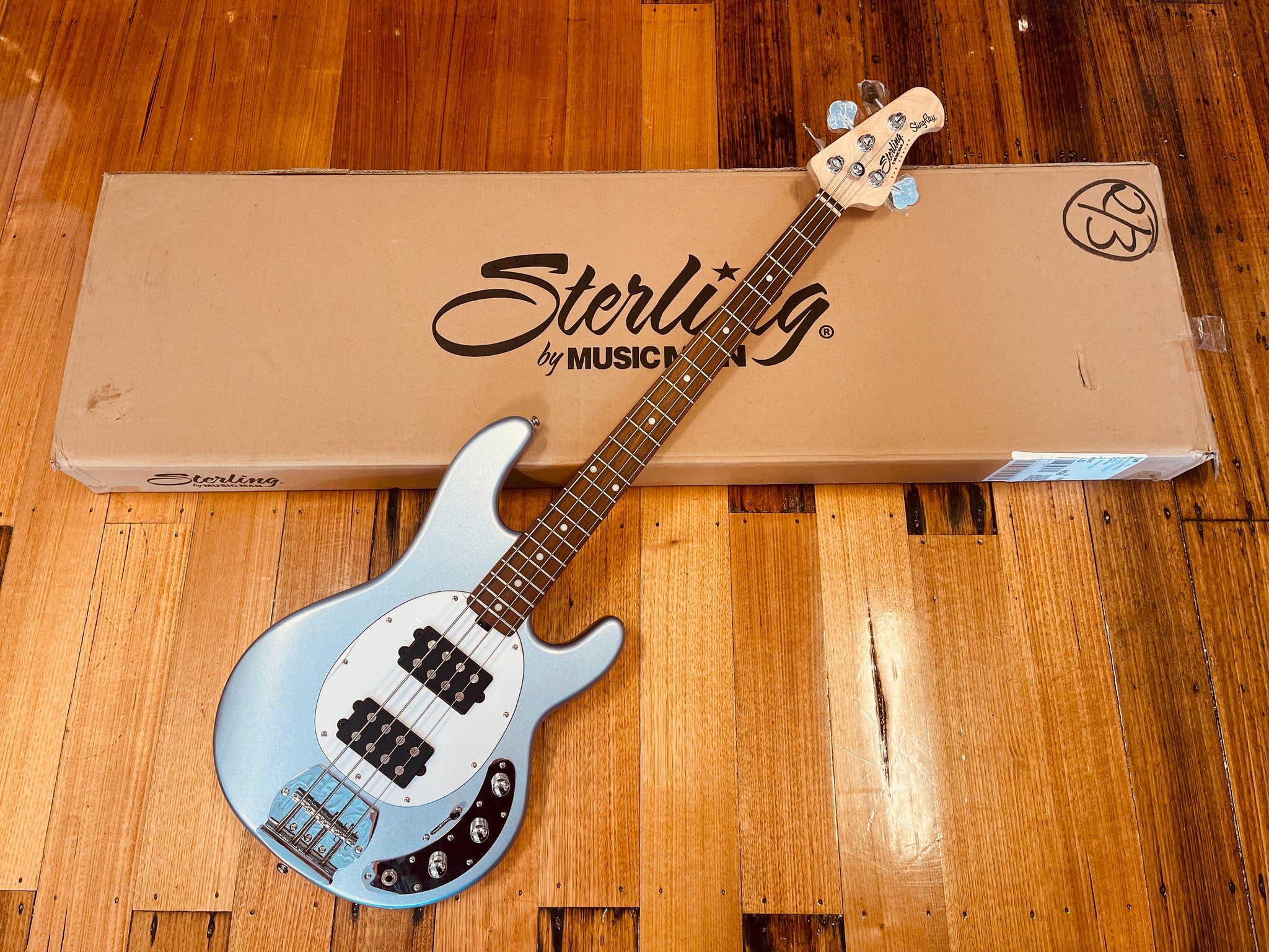 STERLING BY MUSICMAN RAY 4 HH – Classic Guitars and Amps