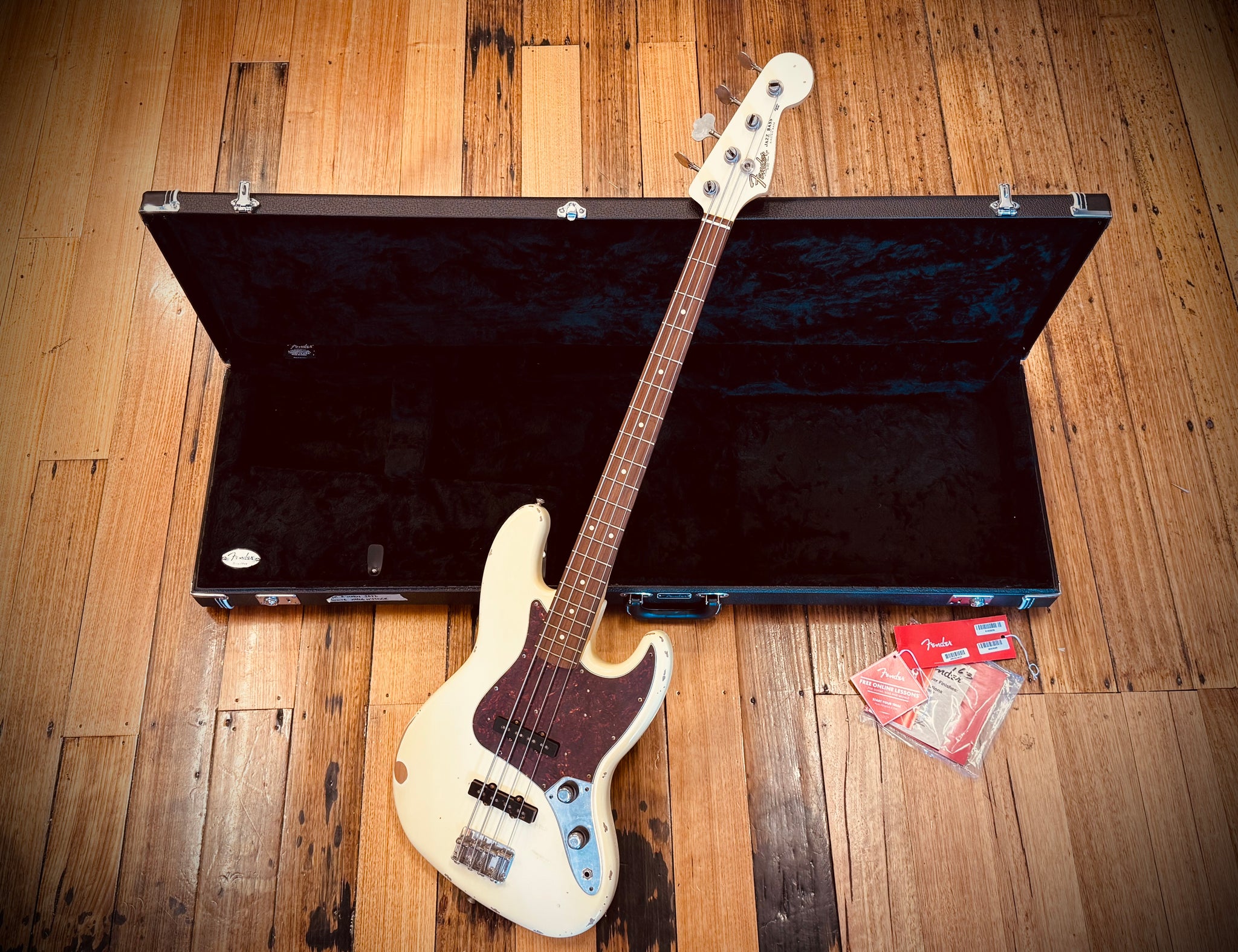 Fender 60th Anniversary Road Worn '60s Jazz Bass – Classic Guitars