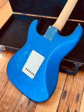 Load image into Gallery viewer, Fender Stratocaster – Made in Japan (1997) – Electric Blue
