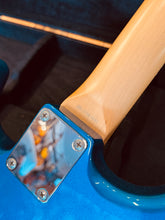 Load image into Gallery viewer, Fender Stratocaster – Made in Japan (1997) – Electric Blue
