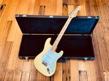 Load image into Gallery viewer, Fender Player Stratocaster
