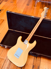 Load image into Gallery viewer, Fender Player Stratocaster
