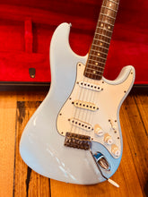 Load image into Gallery viewer, Fender Stratocaster – 1965 L-Series
