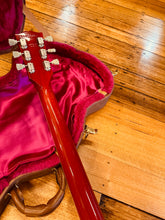 Load image into Gallery viewer, Gibson SG Standard - 2001
