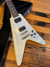 Load image into Gallery viewer, Epiphone Flying V 67' Reissue
