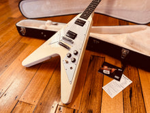 Load image into Gallery viewer, Gibson Flying V &#39;67 Reissue
