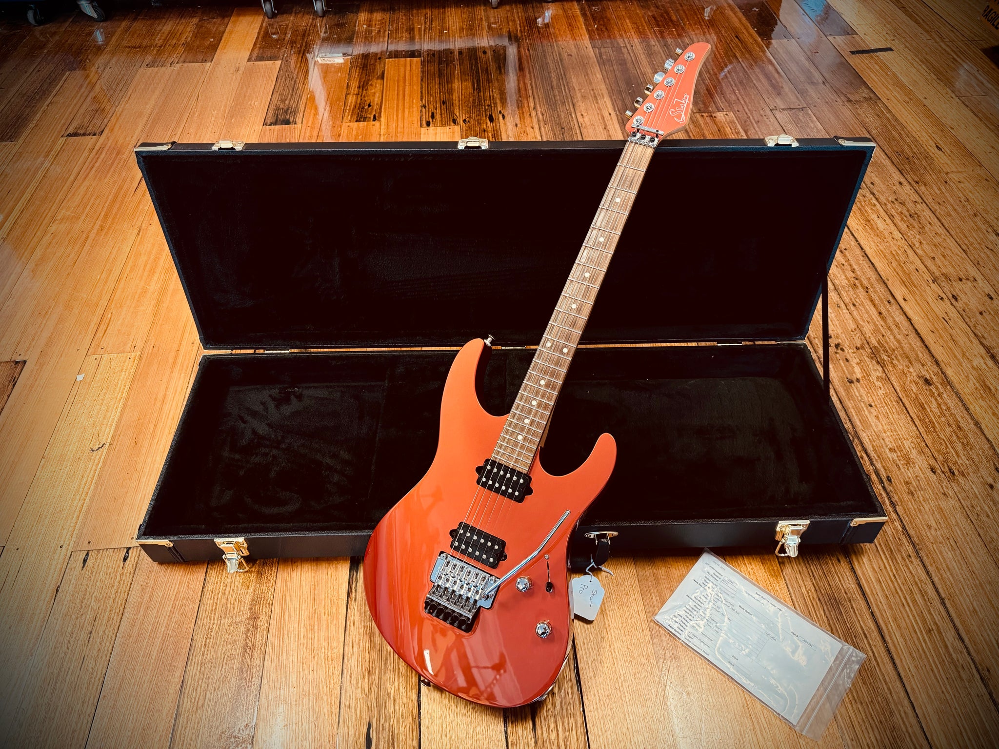 ギター Suhr Modern Pro-M1 Suhr Pro Series M1 Charcoal Web Soft Touch | The Music Zoo