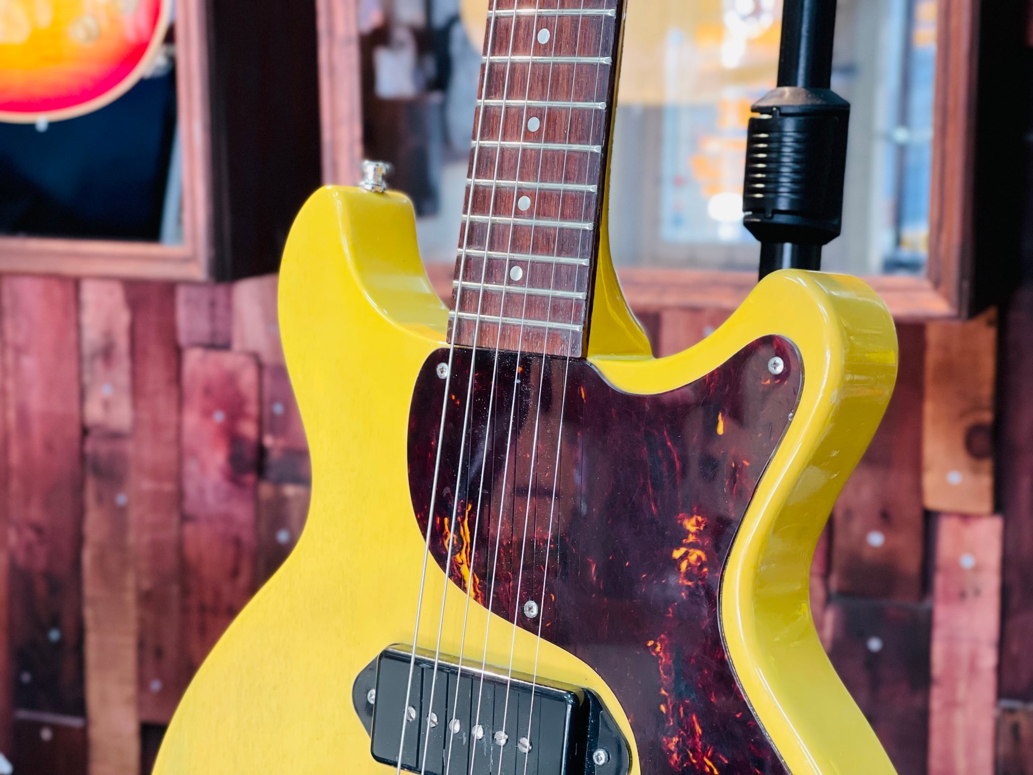 Orville by Gibson Les Paul Junior – Classic Guitars and Amps