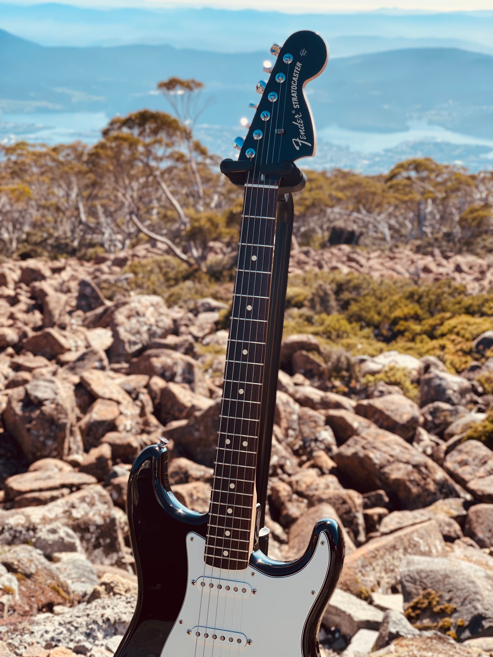 Fender FSR American vintage 70s Stratocaster – Classic Guitars and