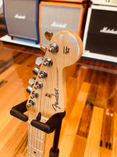 Load image into Gallery viewer, Fender player Stratocaster

