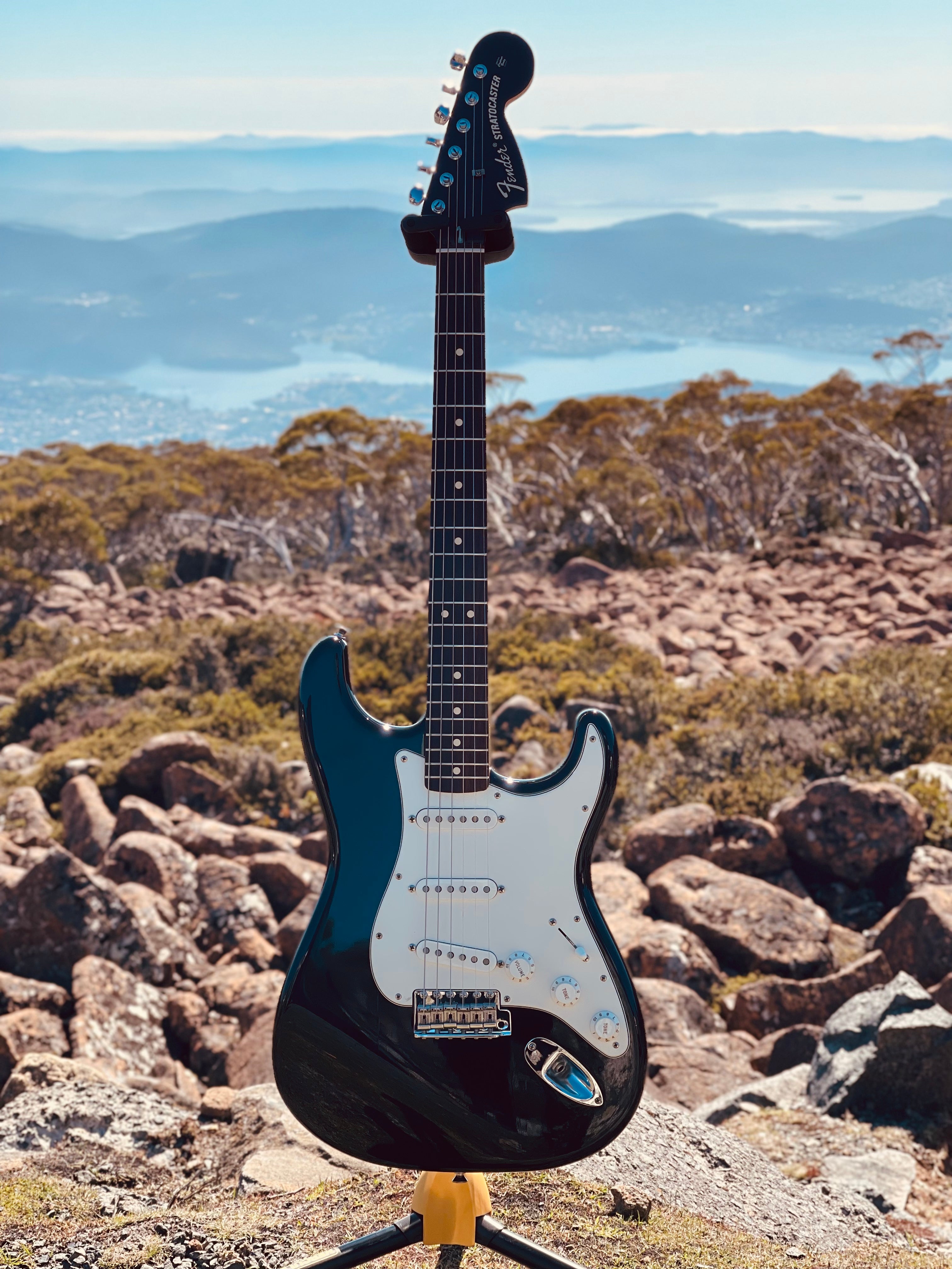 Fender FSR American vintage 70s Stratocaster – Classic Guitars and