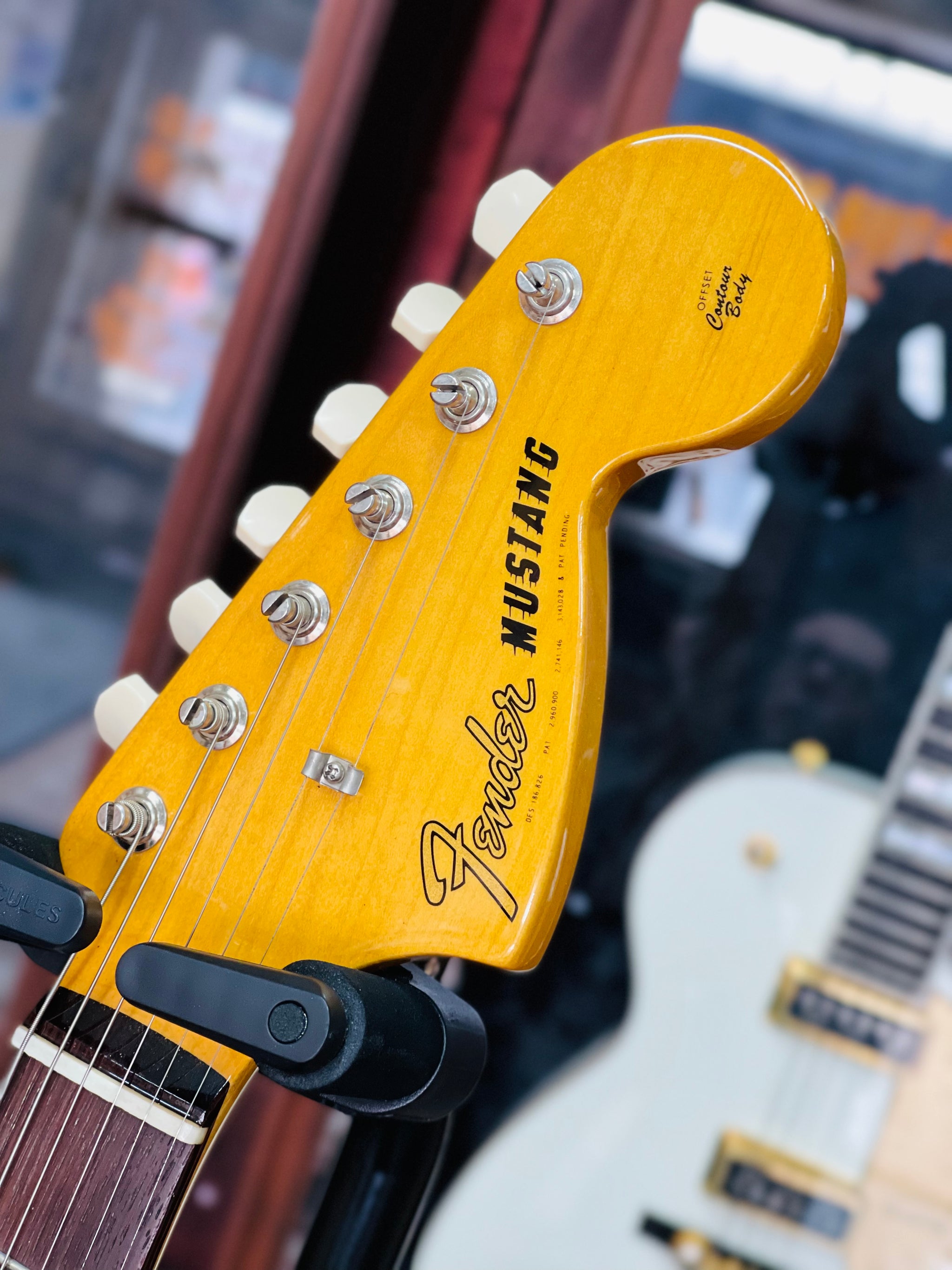 Fender mustang made in Japan Classic Guitars and Amps