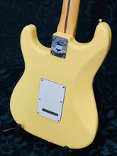 Load image into Gallery viewer, Fender Stratocaster - Mexican Standard
