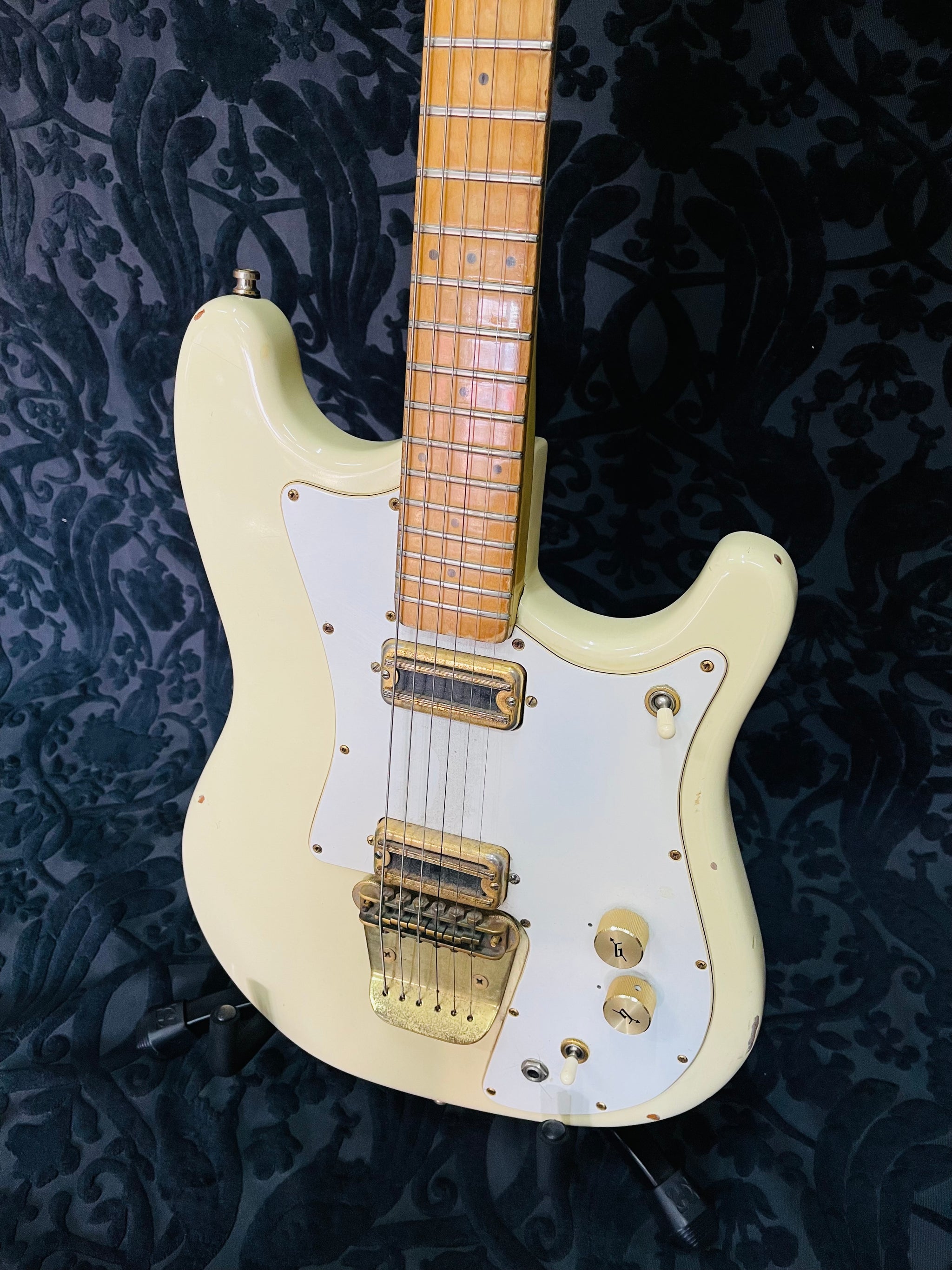 Gretsch 1975 broadkaster 7600 – Classic Guitars and Amps