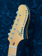 Load image into Gallery viewer, Squier Starcaster: Classic Vibe Walnut
